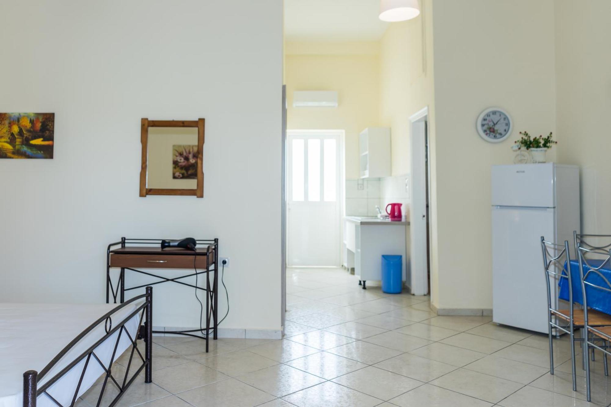 Laganas Strip Mall Apartments Dış mekan fotoğraf