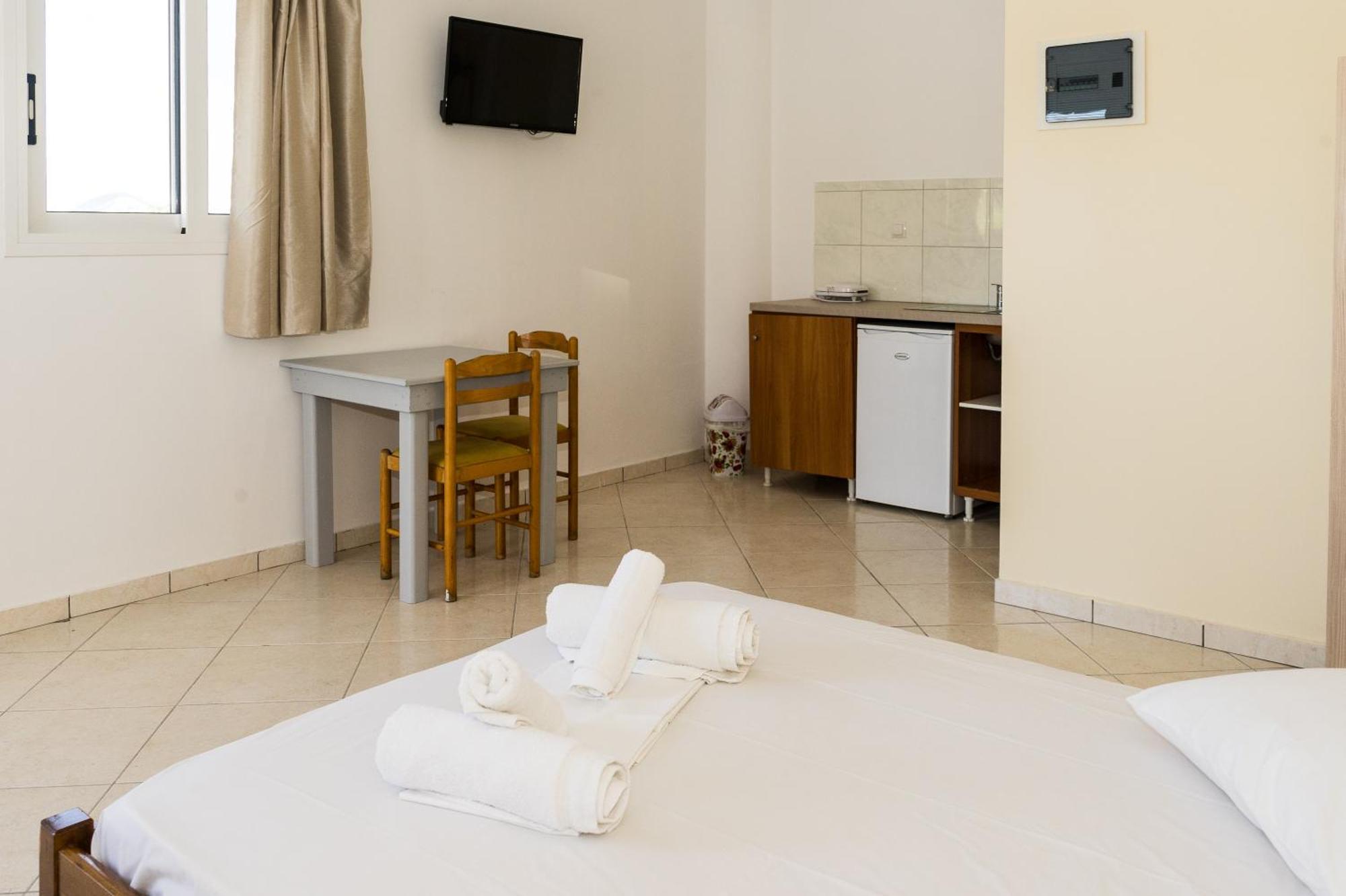 Laganas Strip Mall Apartments Dış mekan fotoğraf